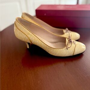 FERRAGAMO PATENT LEATHER KITTEN HEEL, SIZE 6 1/2 WORN ONCE.